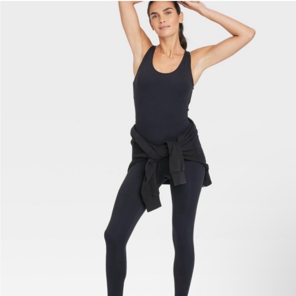 JoyLab Black Fitted Sleeveless Tank Top